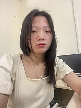 Moii221's Webcam Show