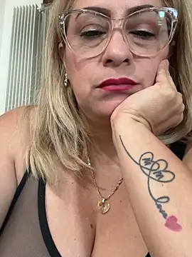 x_elena_x's Live Sex Cam Show