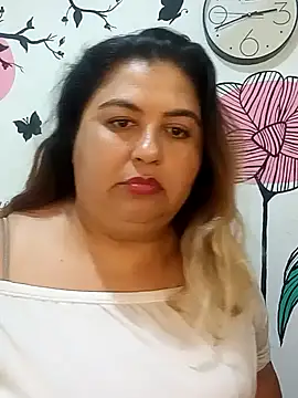 curvy_diva_'s Webcam Show