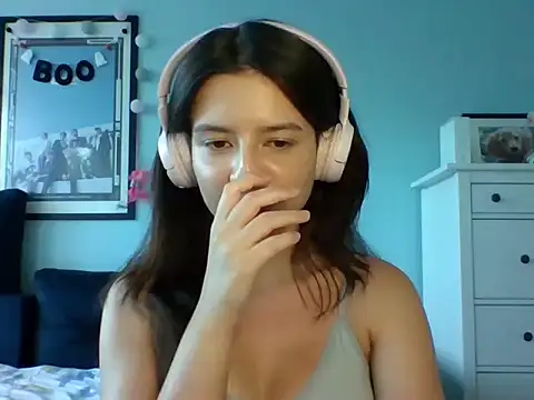 LariceSexy 现场性爱视讯表演