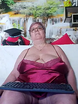 QueenPammy1 现场性爱视讯表演
