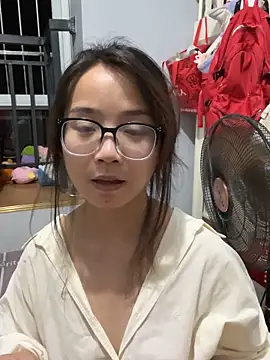 Hdmhdm-0022's Webcam Show