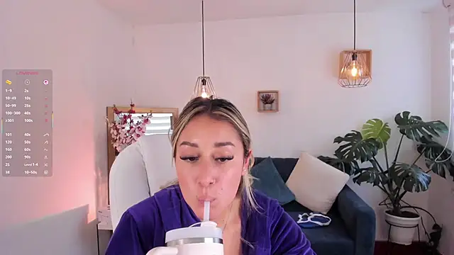 dina_ride's Webcam Show