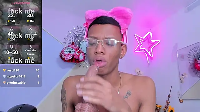 Tiffany_Valentine15's Webcam Show