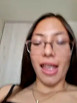 Valeria_Saenz_25: вебкам-шоу
