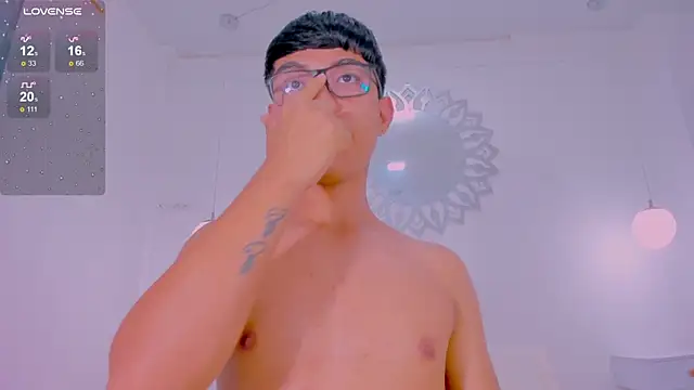 CodyTwink 现场性爱视讯表演