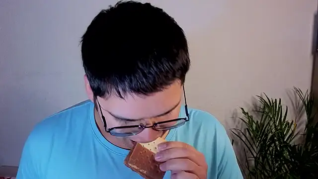 Danijungle 现场性爱视讯表演