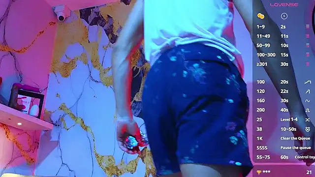 Nijinsky_LatinBoy 现场性爱视讯表演