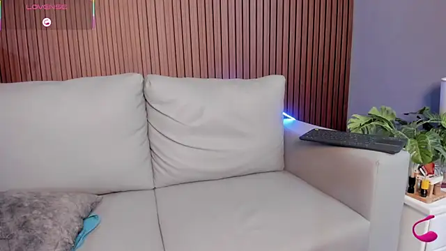 Frank98_ 现场性爱视讯表演