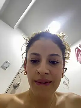 alana15's Live Sex Cam Show