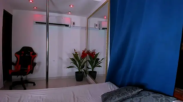 nahomy_ryans' Webcam Show