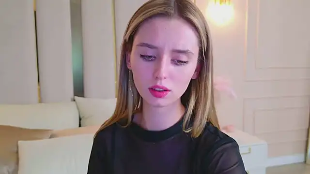 MarybethSnow's Webcam Show