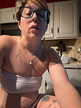 YogaHottie76's Webcam Show