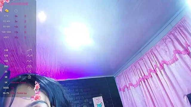 loren_tits24's Webcam Show