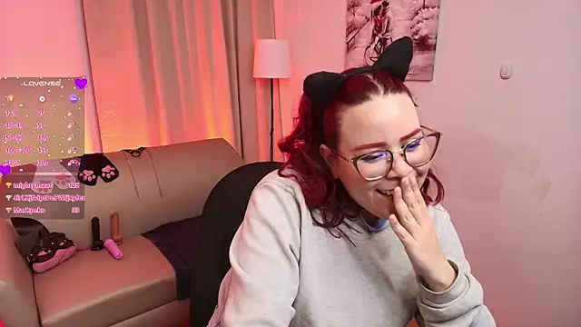 Little_whitekitty's Webcam Show