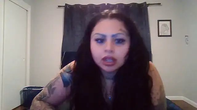 chicanachic13's Webcam Show