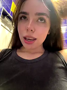 pantyless' Webcam Show
