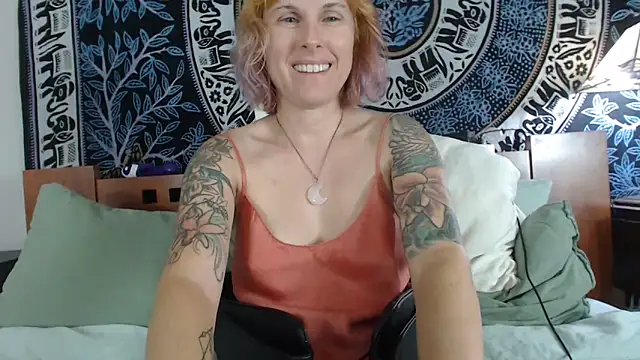 Cutikatxoxo's Live Sex Cam Show