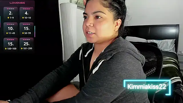 kimmiakiss22's Webcam Show