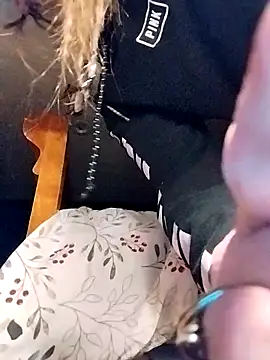 eatmeplease44's Live Sex Cam Show