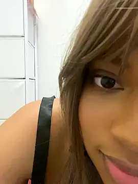 AwkwardJasminee's Webcam Show