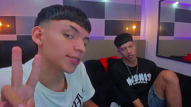 Juan_Nd_Steven's Webcam Show