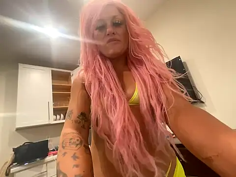 tatted-bitty's Live Sex Cam Show