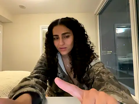 silkygemm's Webcam Show