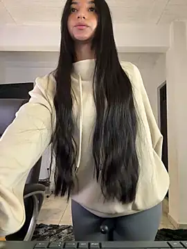 aly_golden_'s Webcam Show