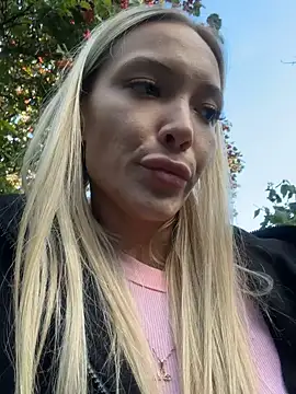 _HollyWay_'s Webcam Show