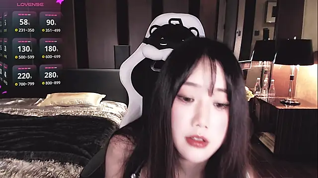 Alice-777's Webcam Show