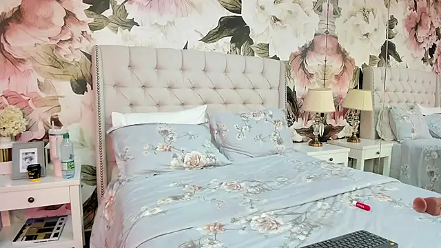 MaddyMay_'s Webcam Show