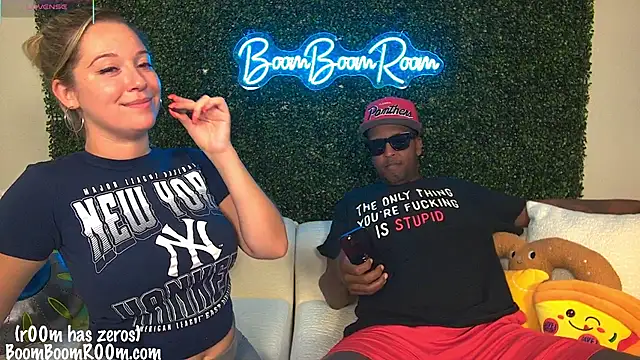 boomboomr00m's Webcam Show