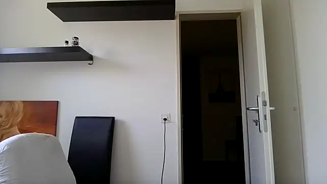 alpha-hunk's Webcam Show