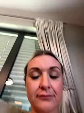 Bella-Tight Webcam-Show