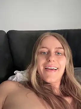 cumalloverme_'s Webcam Show