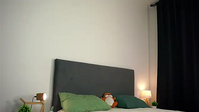 GuinevereGallant's Webcam Show