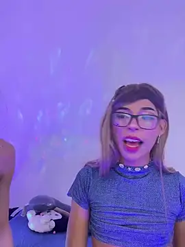 Babysitting_hot_Ts' Webcam Show
