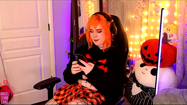 Angel-Lewd-Cake's Webcam Show