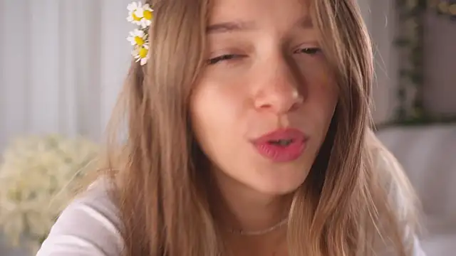 UdelaHathorne's Webcam Show