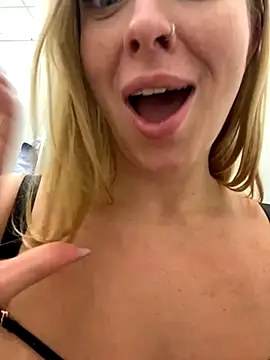 Sweet___Emily's Webcam Show