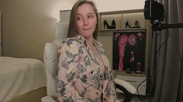 CharlotteWells' Webcam Show
