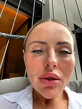 EmaSalis' Webcam Show