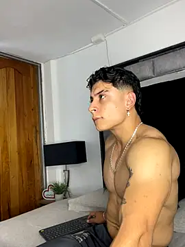 MR_MUSCLE's Webcam Show