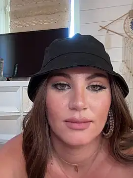 lovely_beast's Webcam Show