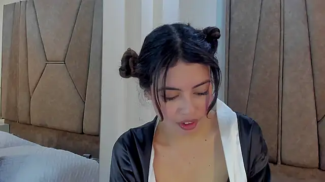 Isabela_Colins' Webcam Show