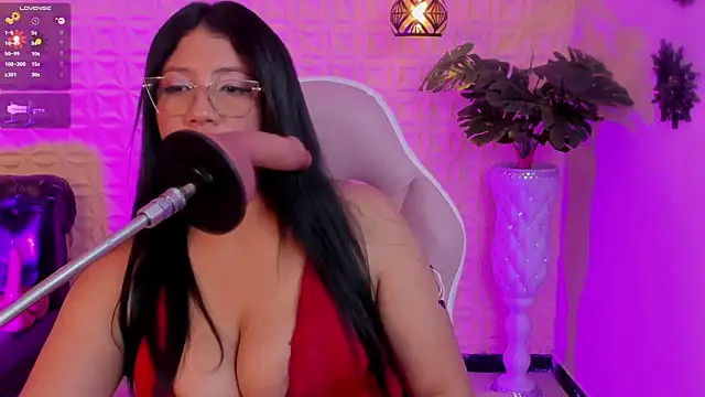 estrella_bigboobs14's Webcam Show