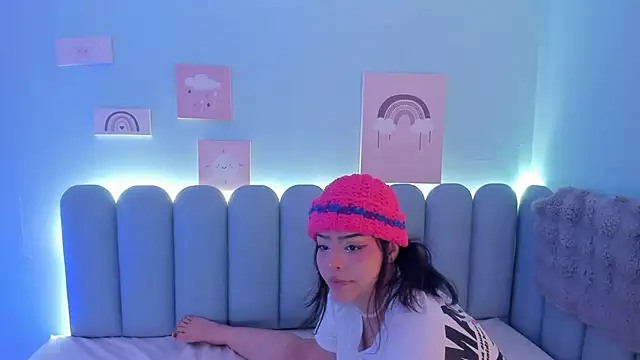 curvy_rousi's Webcam Show