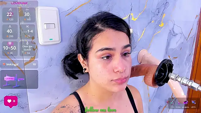 zyle_boobs' Webcam Show