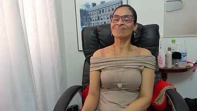 Aries_Mature 网络视讯表演